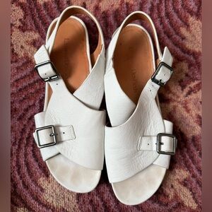 EUC L’amour Des Pieds Dordogne Leather Women's White Open Toe Sandal, 8